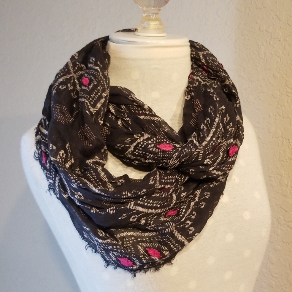 American Eagle Infinity Scarf